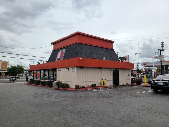 Jack in the Box: 4353 S Figueroa St, Los Angeles, CA 90037